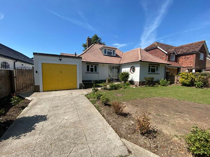 3 Bedroom Bungalow To Rent In Kingsway, Aldwick, PO21