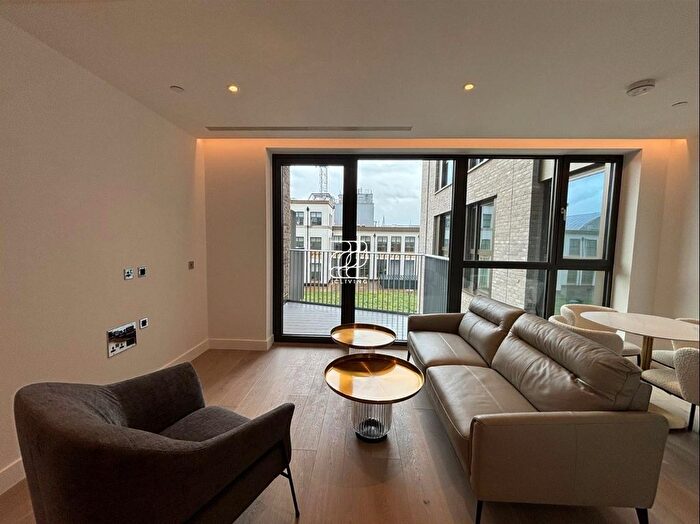1 Bedroom Flat To Rent In Paragon Square, London, WC1X