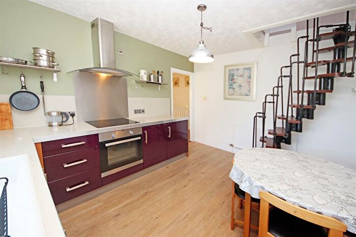 1 Bedroom Flat For Sale In Kings Hedges Road, Cambridge, CB4