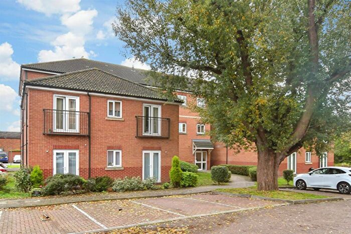 2 Bedroom Flat For Sale In Crosse Courts, Basildon, Essex, SS15