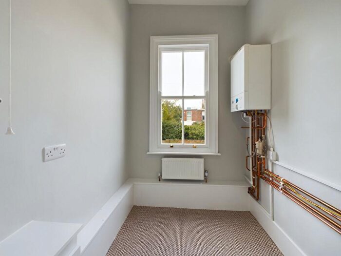 1 Bedroom Flat For Sale In Royal Road, Ramsgate, CT11