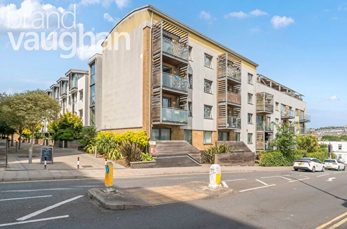 2 Bedroom Flat To Rent In Kingscote Way, Brighton, East Sussex, BN1