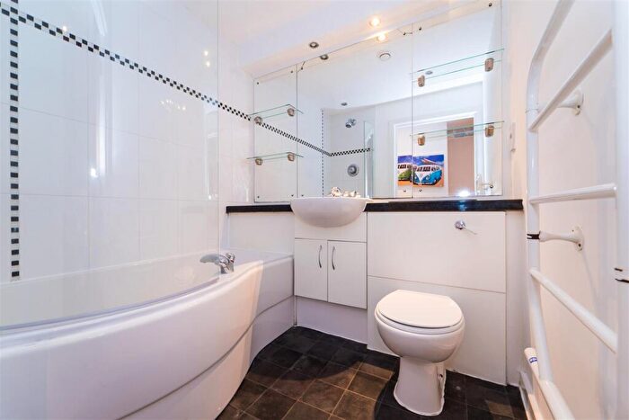 2 Bedroom Apartment To Rent In The Citadel, Northern Quarter, M4