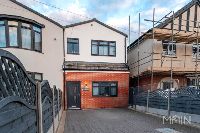4 Bedroom Semi-Detached House For Sale In Humberstone Drive, Humberstone, LE5