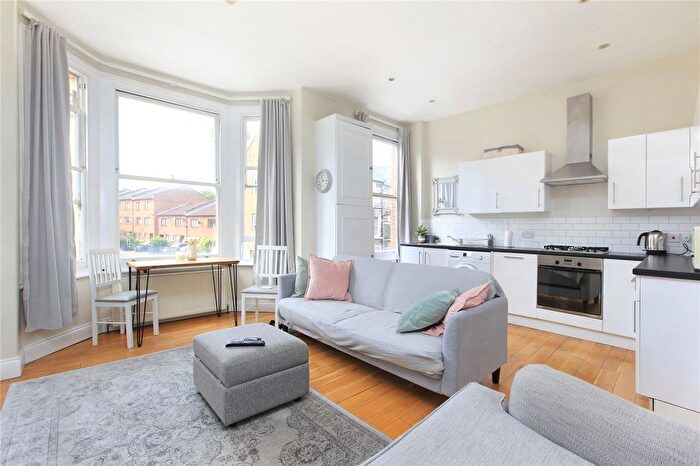2 Bedroom Flat To Rent In Sandmere Road, Clapham, SW4