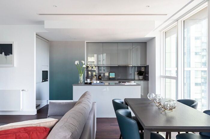 2 Bedroom Apartment To Rent In Harbour Way, London, E14