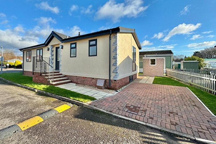 2 Bedroom Detached Bungalow For Sale In Hamble Park, Warsash, SO31