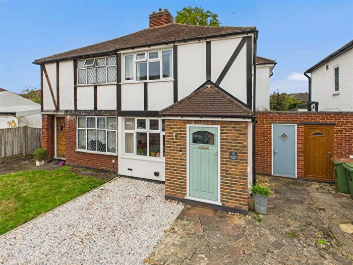 3 Bedroom Semi-Detached House For Sale In Burwood Close, Hersham, Walton-On-Thames, KT12