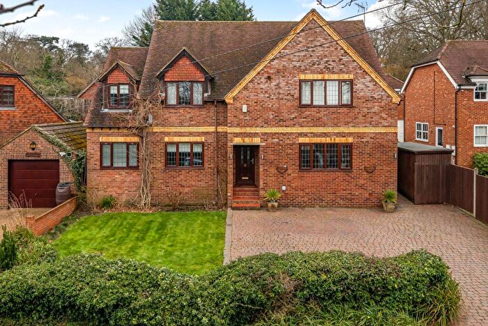 4 Bedroom Detached House For Sale In Longwater Lane, Finchampstead, RG40