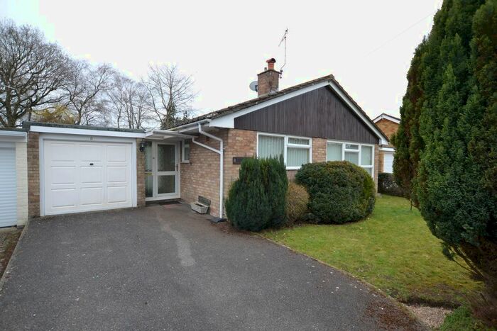 3 Bedroom Detached Bungalow For Sale In Eveley Close, Whitehill, GU35