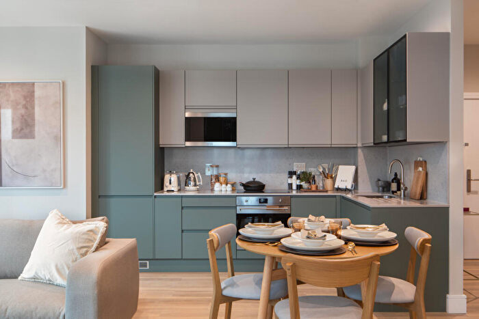 3 Bedroom Apartment To Rent In Lower Essex Street, Birmingham, B5