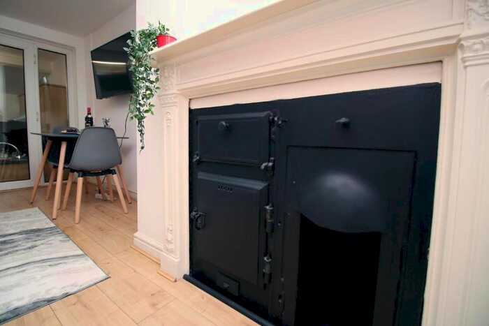 1 Bedroom Flat To Rent In Chepstow Road, Cheptow, Newport, Newport, NP19