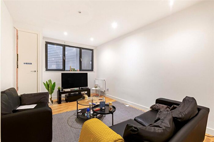 1 Bedroom Apartment To Rent In Manningtree Street, Aldgate, London, E1