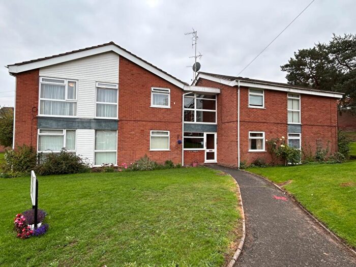 2 Bedroom Apartment To Rent In Fairmile Road, Halesowen, West Midlands, B63