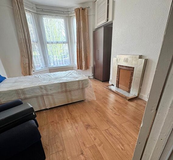 1 Bedroom Flat To Rent In Wightman Road, London, N8