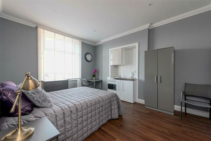 Studio To Rent In Kilburn High Road, London, NW6