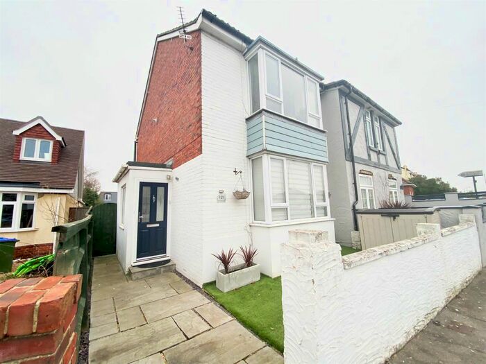 3 Bedroom Semi-Detached House To Rent In White Hart Lane, Portchester, Fareham, PO16