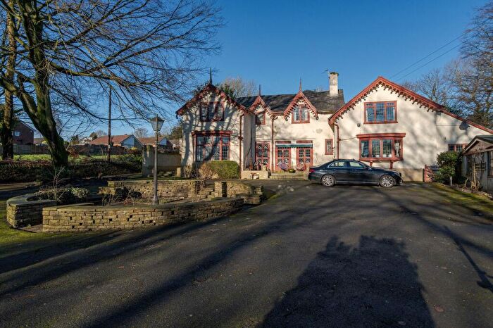 8 Bedroom Detached House For Sale In Breightmet Fold, Bolton, BL2