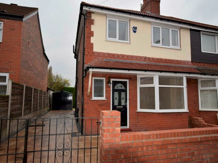 3 Bedroom Semi-Detached House To Rent In Glendale Avenue, Burnage, M19