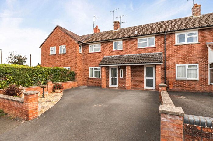3 Bedroom End Of Terrace House For Sale In Newlands Road, Leominster, Herefordshire, HR6