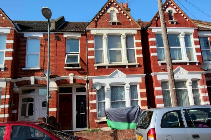 1 Bedroom Flat To Rent In Heaton Road, Tooting Junction CR4