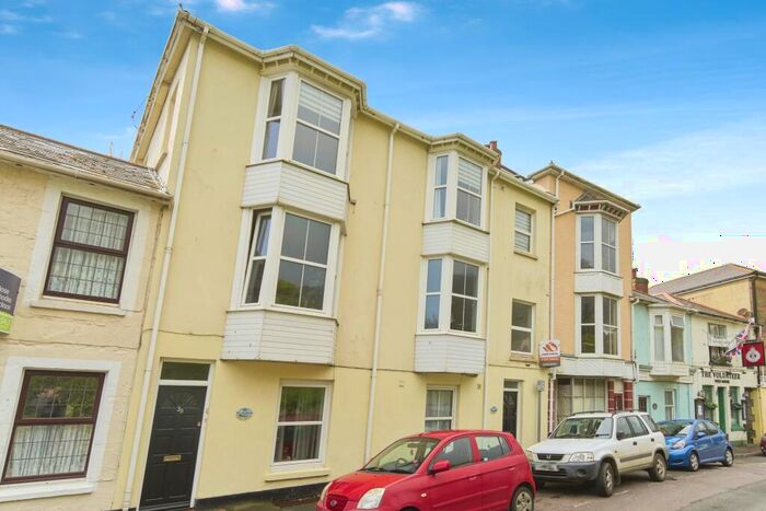 3 Bedroom Apartment To Rent In Victoria Street, Ventnor, PO38
