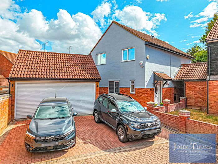 5 Bedroom Link Detached House For Sale In St Marys Way, Chigwell, Essex, IG7
