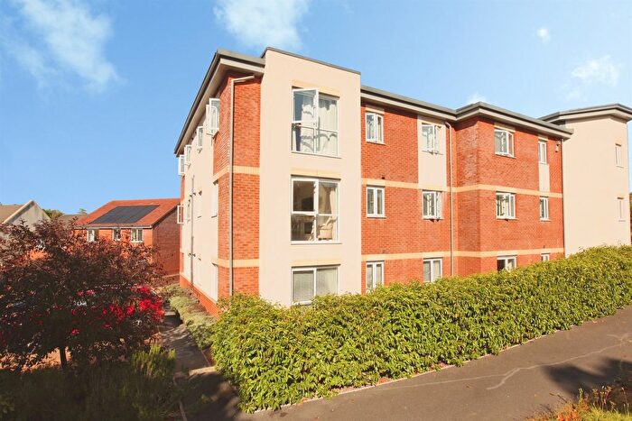2 Bedroom Flat For Sale In Chicory Close, Newton Abbot, TQ12