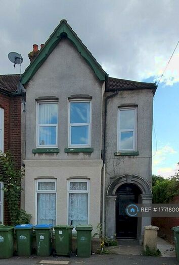 3 Bedroom Flat To Rent In Portswood, Southampton, SO17