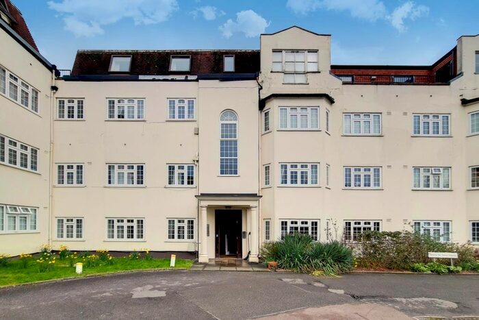 2 Bedroom Flat To Rent In Etchingham Court, Etchingham Park Road, Finchley, N3