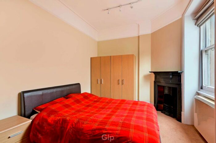 1 Bedroom Flat To Rent In Charing Cross Road, Covent Garden, WC2H
