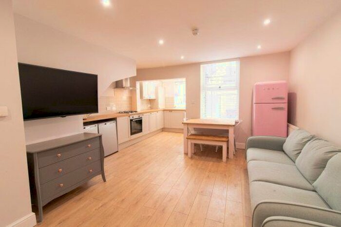 6 Bedroom Property To Rent In Jamieson Road, Liverpool, Wavertree, Merseyside, L15