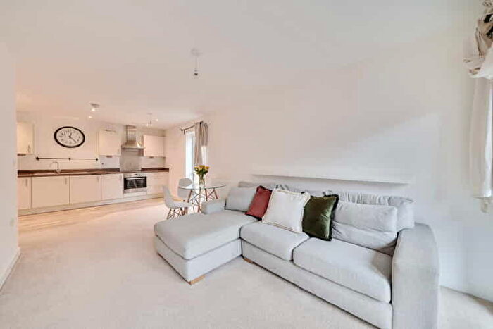 2 Bedroom Flat For Sale In Moire Court, London, Greater London, SM6