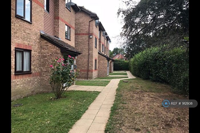 1 Bedroom Flat To Rent In Southlands, Horley, RH6