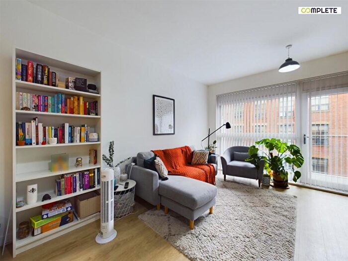 2 Bedroom Apartment For Sale In Loom Building, Manchester, M4