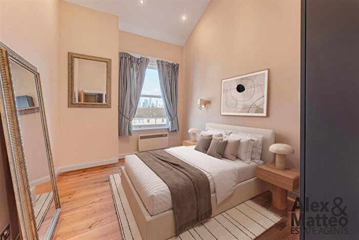 1 Bedroom Flat For Sale In Orange Place, Canada Water, SE16