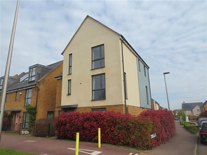 4 Bedroom House To Rent In Fen Street, Brooklands, Milton Keynes, MK10