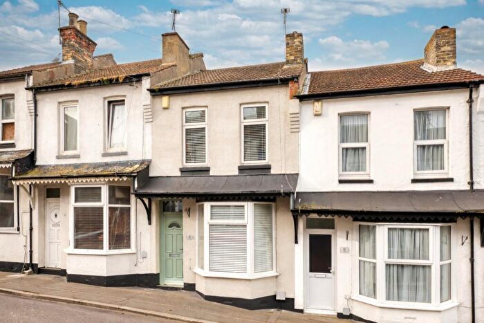 2 Bedroom Terraced House For Sale In Syndale Place, Ramsgate, Kent, CT11