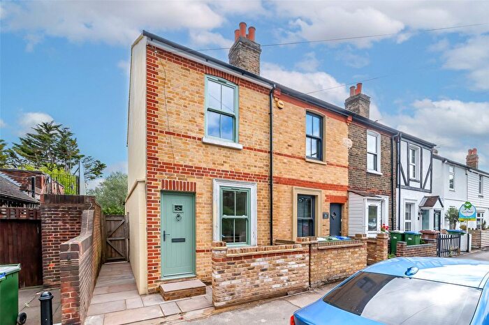 2 Bedroom End Of Terrace House To Rent In Long Lane, Bexleyheath, Kent, DA7