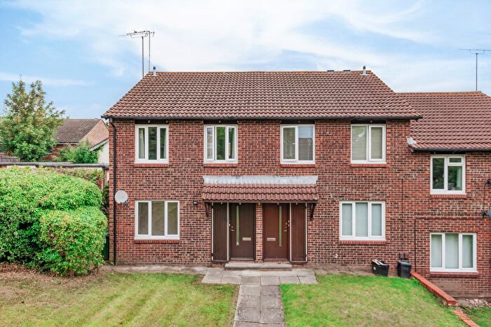 1 Bedroom Maisonette To Rent In Bishop Butt Close, Orpington, BR6