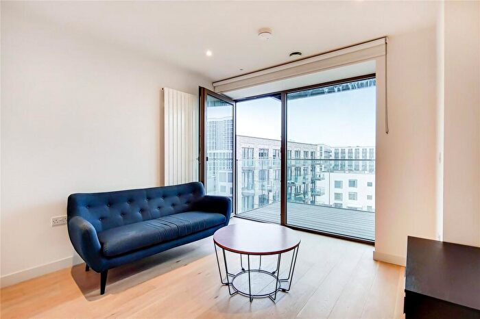 Apartment To Rent In Shipwright Street, London, E16