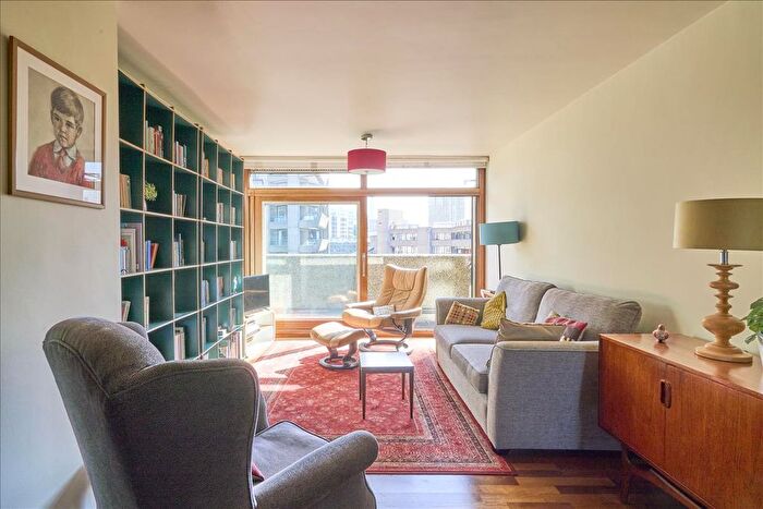 2 Bedroom Flat For Sale In Ben Jonson House, Barbican, London, EC2Y