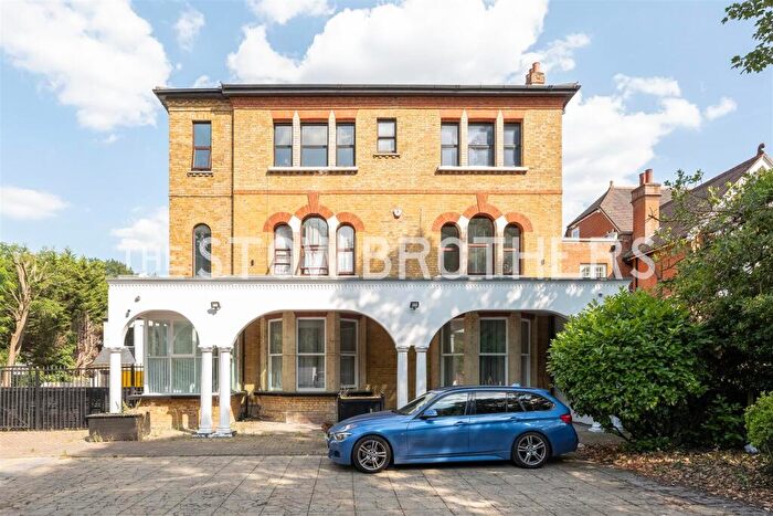 Studio To Rent In Hollybush Hill, Snaresbrook, E11