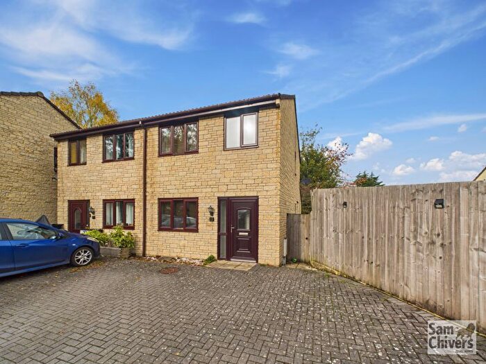 3 Bedroom Semi Detached House For Sale In Wheelers Close, Midsomer Norton, BA3