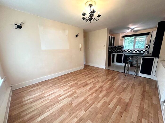 1 Bedroom Flat To Rent In Roughwood Drive, Northwood, L33