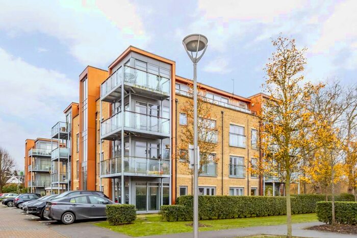 2 Bedroom Flat To Rent In Southcott Road, Teddington, TW11