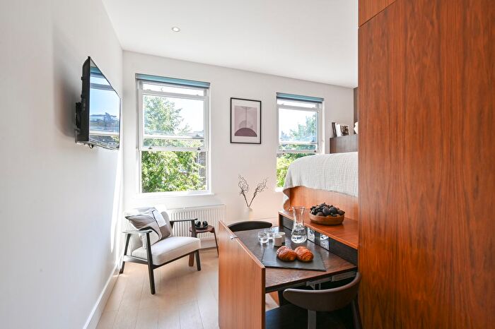 Studio To Rent In Dennington Park Road, London, NW6