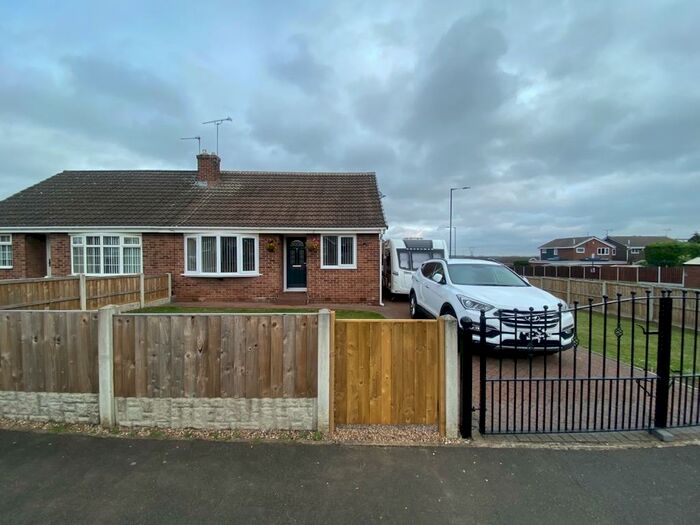 2 Bedroom Bungalow To Rent In Packwood Close, Maltby, ., S66