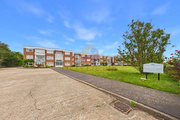 2 Bedroom Apartment For Sale In Dolphin Court, Frinton On Sea, CO13