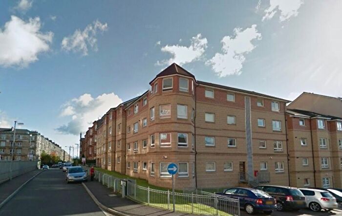 2 Bedroom Flat To Rent In Bed Furnished With Parking At Finlay Dr., G31